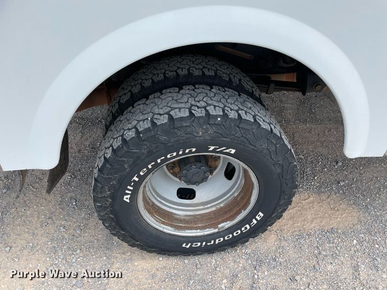 image for item DM0265 2017 Ford F350 Super Duty  SuperCab utility bed pickup truck