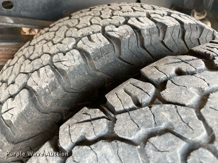 image for item DM0265 2017 Ford F350 Super Duty  SuperCab utility bed pickup truck