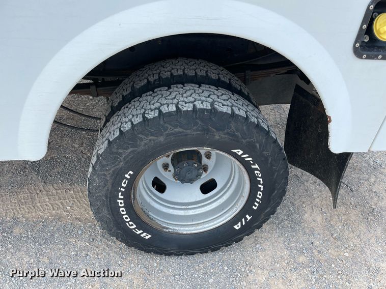 image for item DM0265 2017 Ford F350 Super Duty  SuperCab utility bed pickup truck