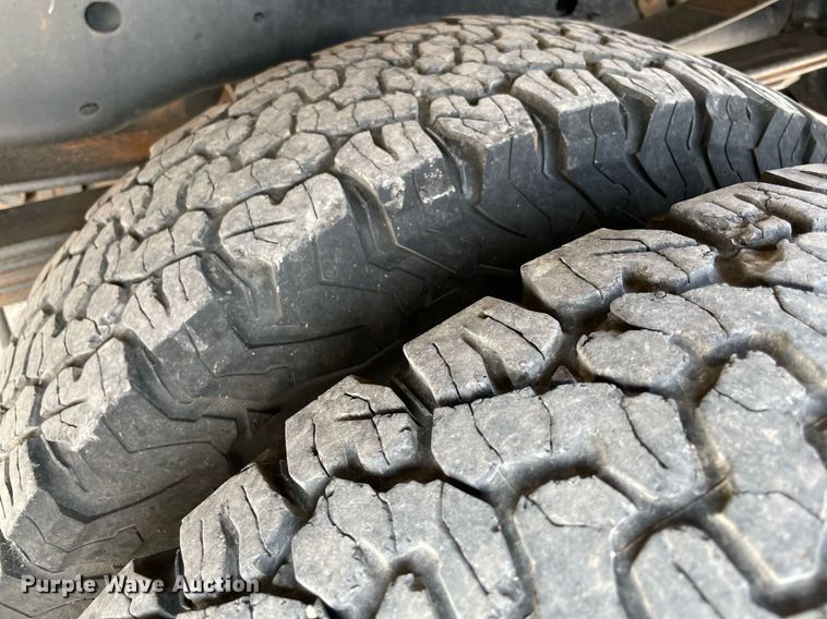 image for item DM0265 2017 Ford F350 Super Duty  SuperCab utility bed pickup truck