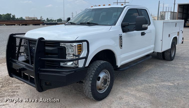 image for item DM0266 2018 Ford F350 Super Duty  SuperCab utility bed pickup truck