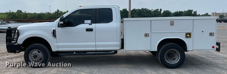 image for item DM0266 2018 Ford F350 Super Duty  SuperCab utility bed pickup truck