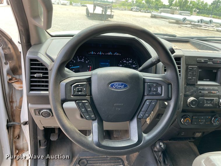 image for item DM0266 2018 Ford F350 Super Duty  SuperCab utility bed pickup truck