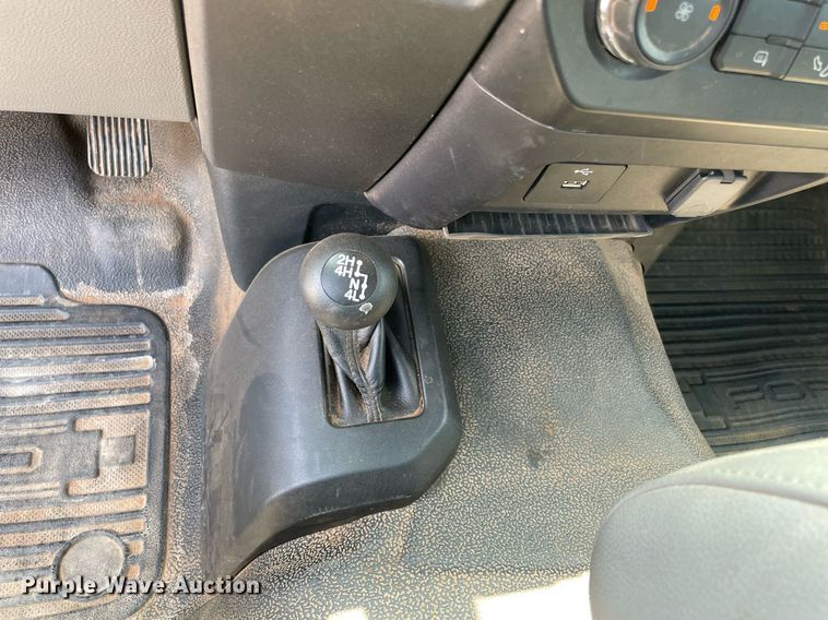 image for item DM0266 2018 Ford F350 Super Duty  SuperCab utility bed pickup truck