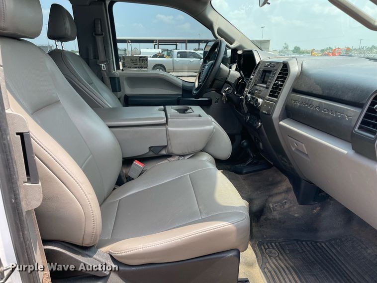 image for item DM0266 2018 Ford F350 Super Duty  SuperCab utility bed pickup truck