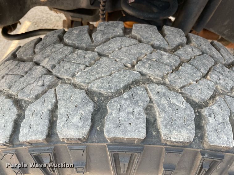 image for item DM0266 2018 Ford F350 Super Duty  SuperCab utility bed pickup truck