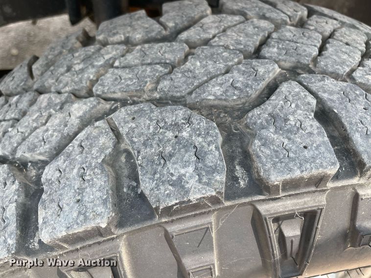 image for item DM0266 2018 Ford F350 Super Duty  SuperCab utility bed pickup truck