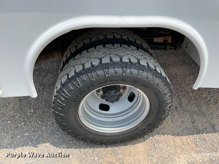 image for item DM0266 2018 Ford F350 Super Duty  SuperCab utility bed pickup truck