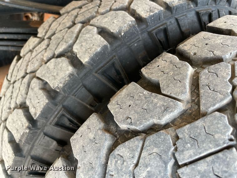 image for item DM0266 2018 Ford F350 Super Duty  SuperCab utility bed pickup truck