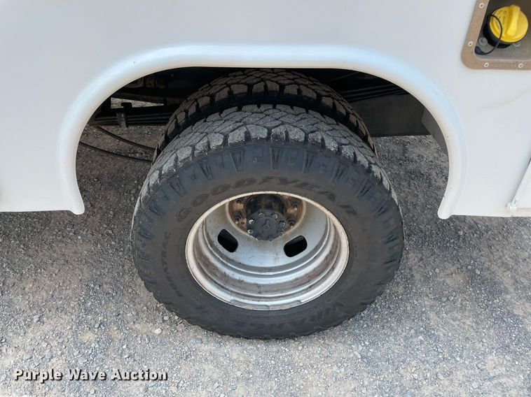 image for item DM0266 2018 Ford F350 Super Duty  SuperCab utility bed pickup truck