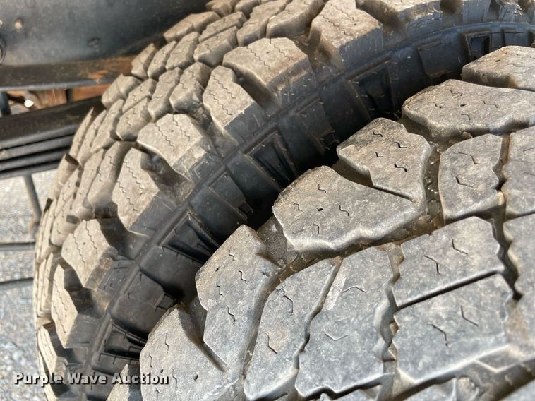 image for item DM0266 2018 Ford F350 Super Duty  SuperCab utility bed pickup truck