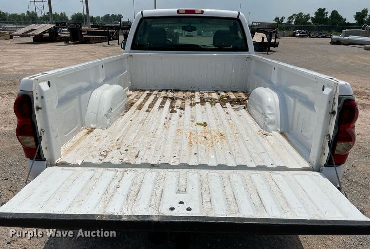 image for item DM0267 2004 Chevrolet Silverado 1500  pickup truck