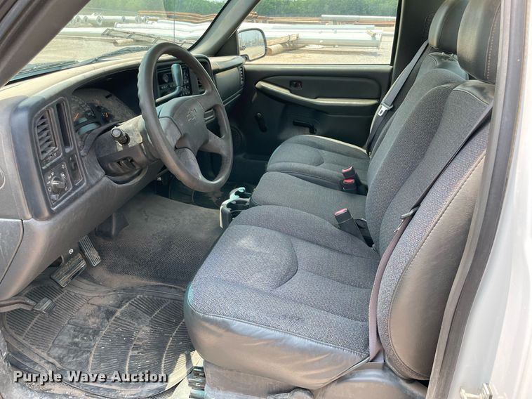 image for item DM0267 2004 Chevrolet Silverado 1500  pickup truck