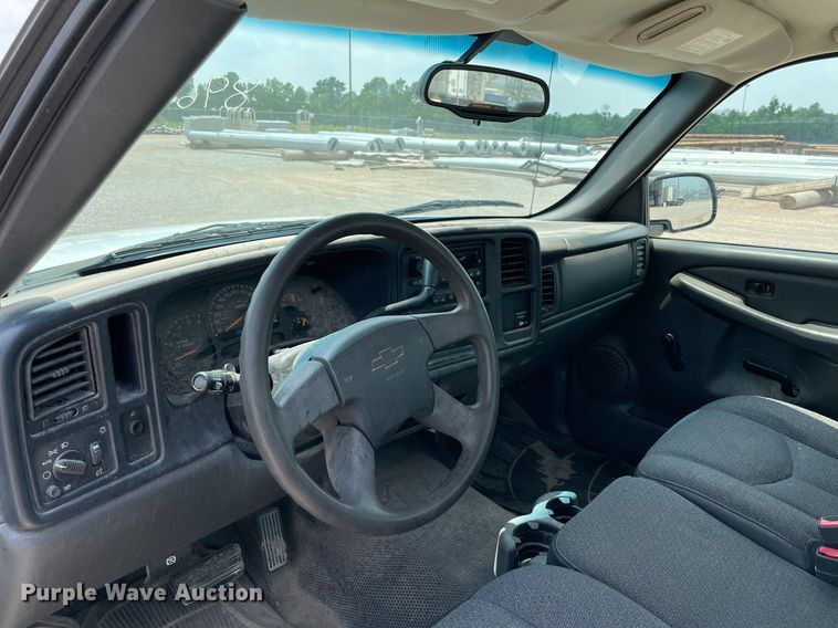 image for item DM0267 2004 Chevrolet Silverado 1500  pickup truck