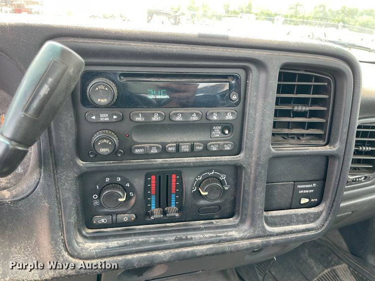 image for item DM0267 2004 Chevrolet Silverado 1500  pickup truck