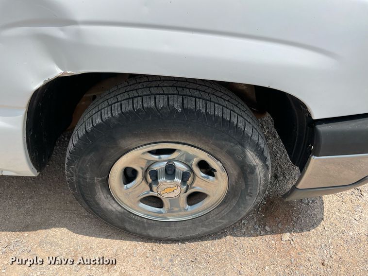 image for item DM0267 2004 Chevrolet Silverado 1500  pickup truck