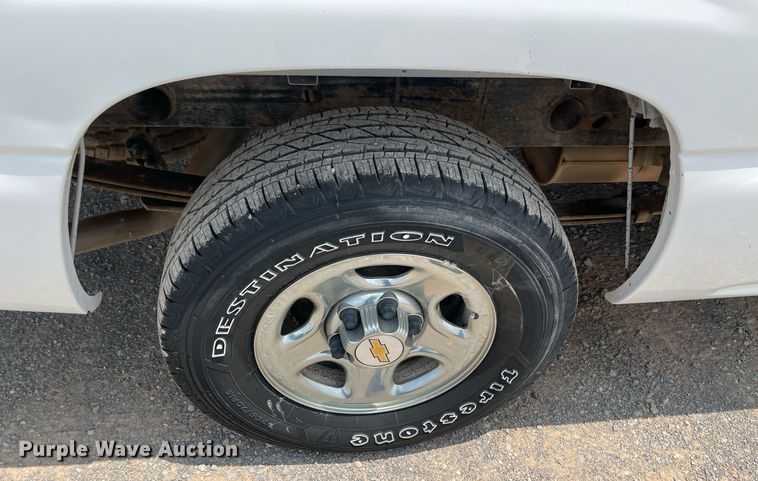 image for item DM0267 2004 Chevrolet Silverado 1500  pickup truck