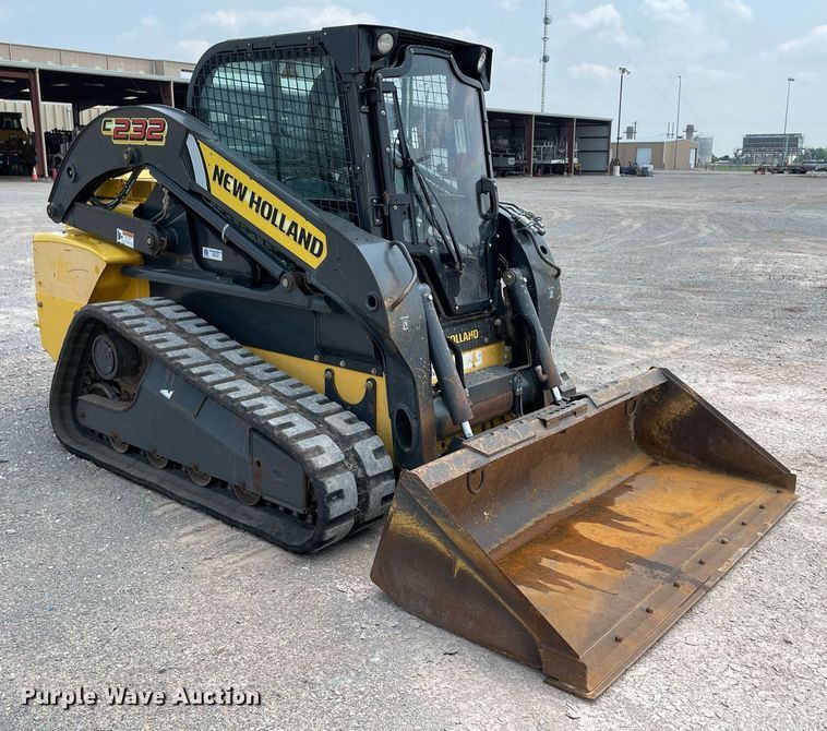 image for item DM0268 2013 New Holland C232  tracked skid steer loader