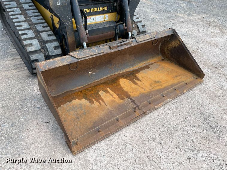 image for item DM0268 2013 New Holland C232  tracked skid steer loader