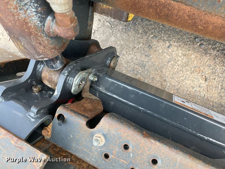 image for item DM0268 2013 New Holland C232  tracked skid steer loader