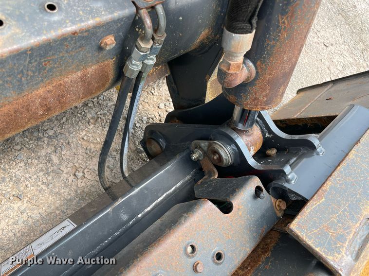 image for item DM0268 2013 New Holland C232  tracked skid steer loader