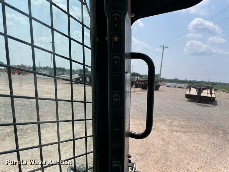 image for item DM0268 2013 New Holland C232  tracked skid steer loader