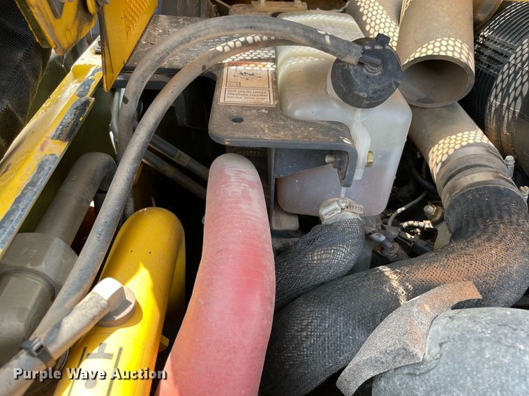 image for item DM0268 2013 New Holland C232  tracked skid steer loader