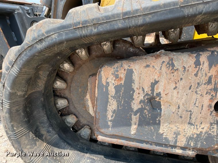 image for item DM0268 2013 New Holland C232  tracked skid steer loader