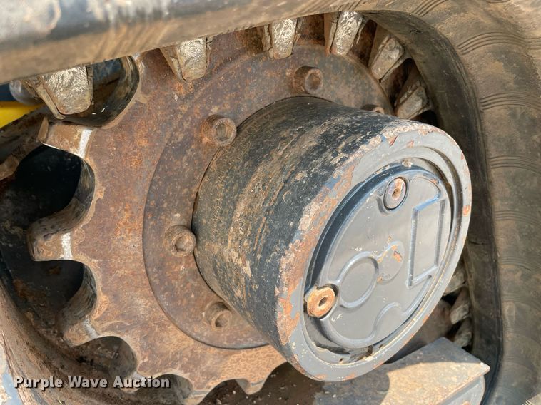 image for item DM0268 2013 New Holland C232  tracked skid steer loader