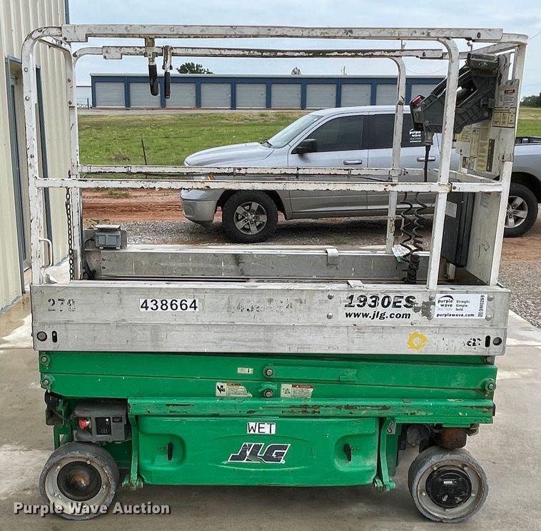 image for item DM0269 JLG 1930ES  scissor lift