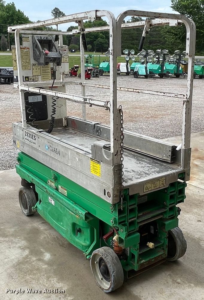image for item DM0269 JLG 1930ES  scissor lift