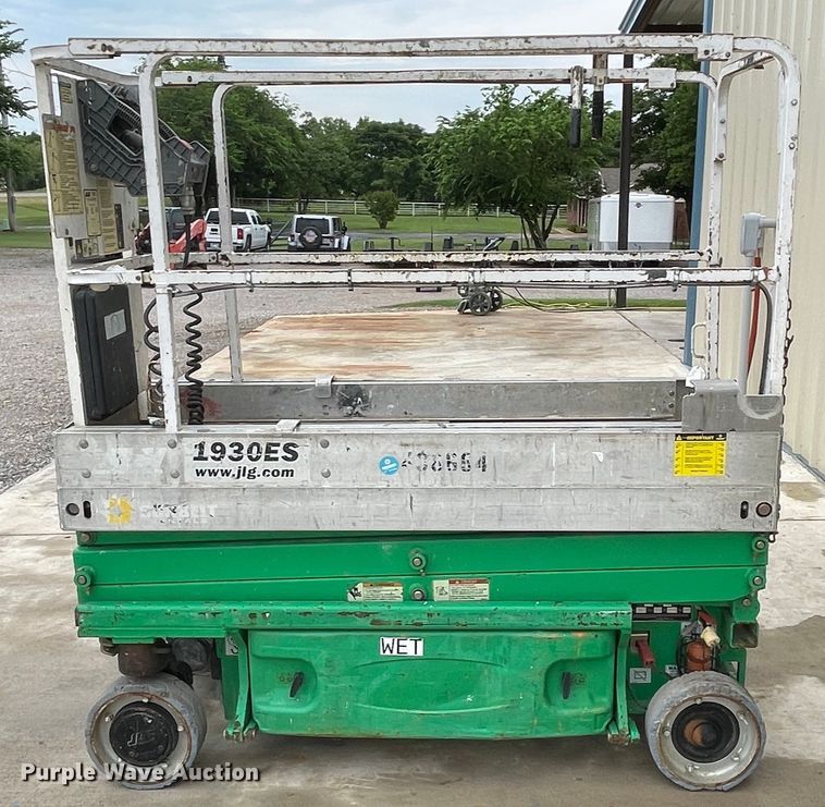 image for item DM0269 JLG 1930ES  scissor lift