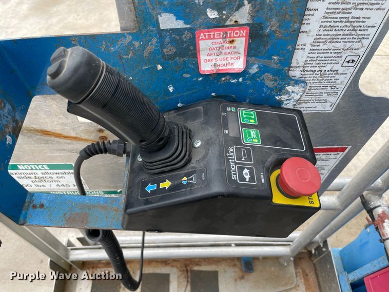 image for item DM0270 2014 Genie GR12  vertical lift