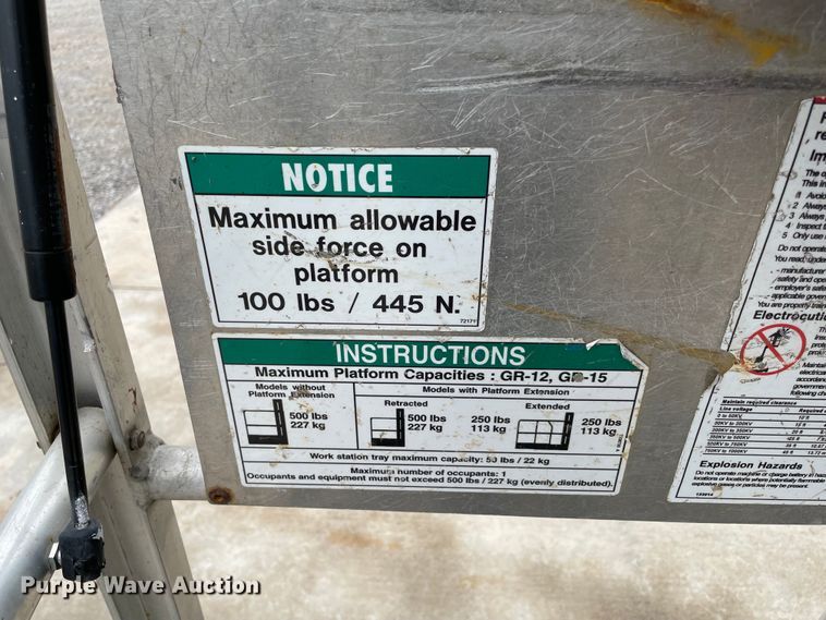 image for item DM0270 2014 Genie GR12  vertical lift