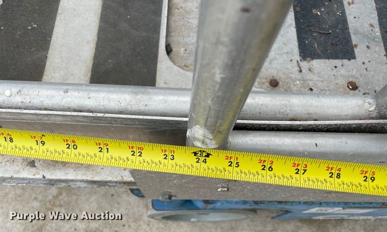 image for item DM0270 2014 Genie GR12  vertical lift