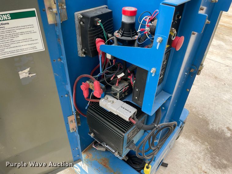 image for item DM0270 2014 Genie GR12  vertical lift