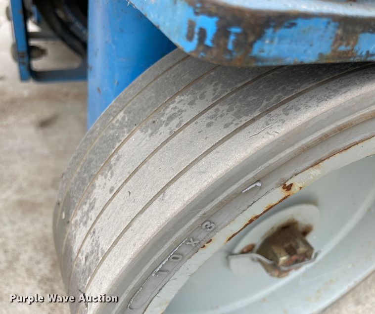 image for item DM0270 2014 Genie GR12  vertical lift