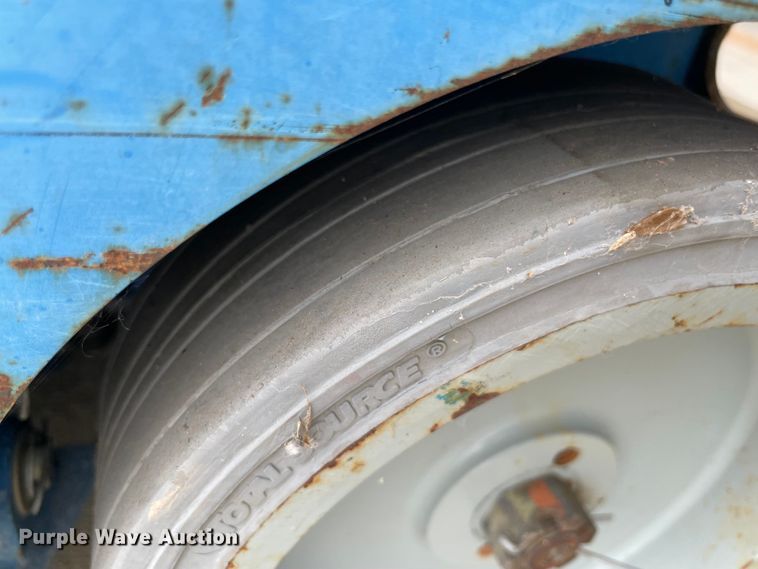 image for item DM0270 2014 Genie GR12  vertical lift