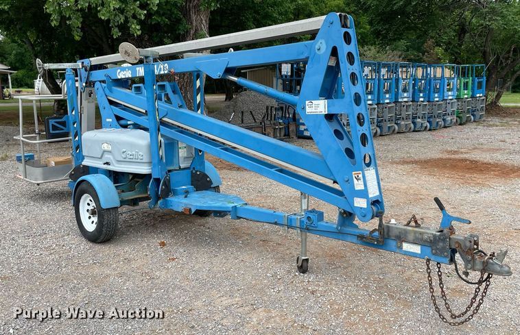 image for item DM0273 2002 Genie TMZ-34/19  boom lift