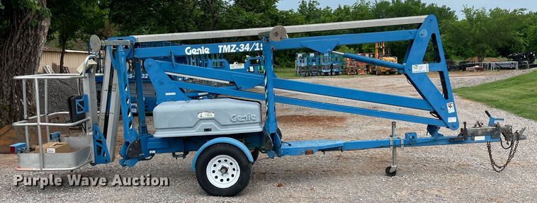 image for item DM0273 2002 Genie TMZ-34/19  boom lift