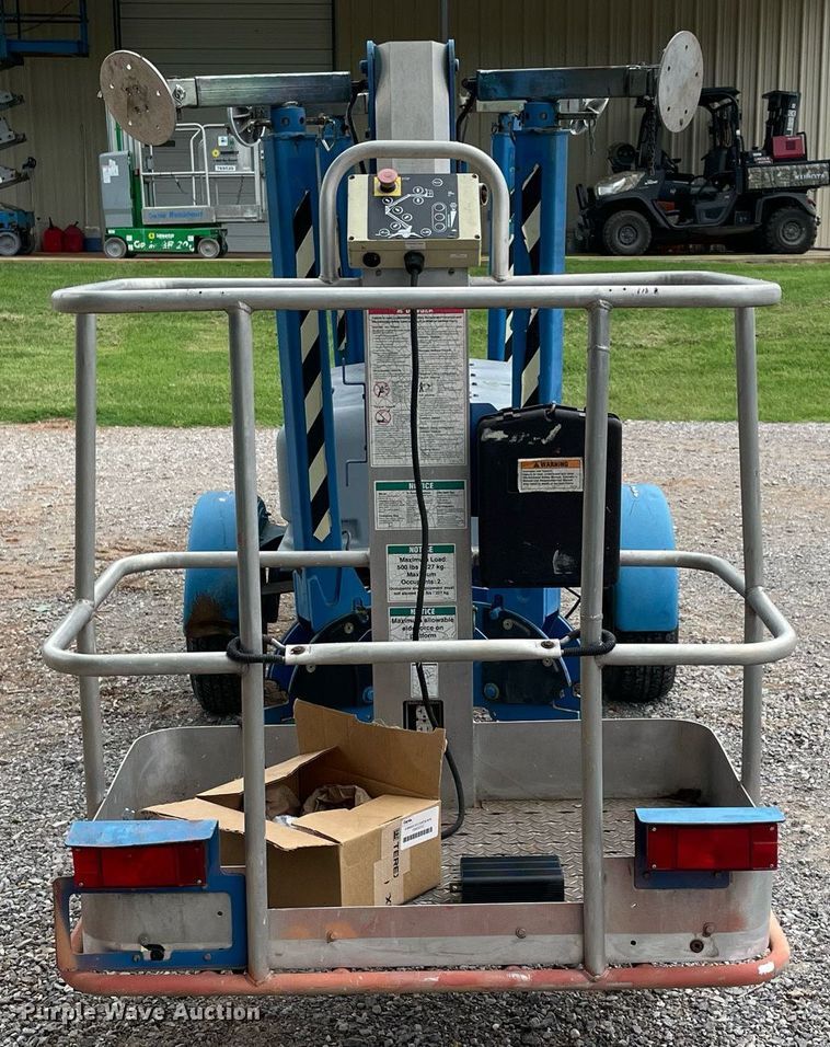 image for item DM0273 2002 Genie TMZ-34/19  boom lift