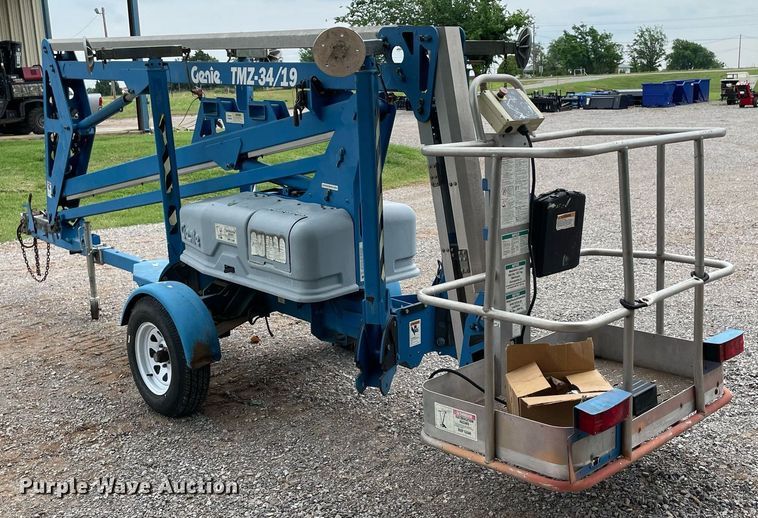 image for item DM0273 2002 Genie TMZ-34/19  boom lift