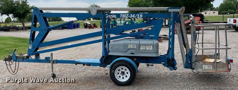 image for item DM0273 2002 Genie TMZ-34/19  boom lift