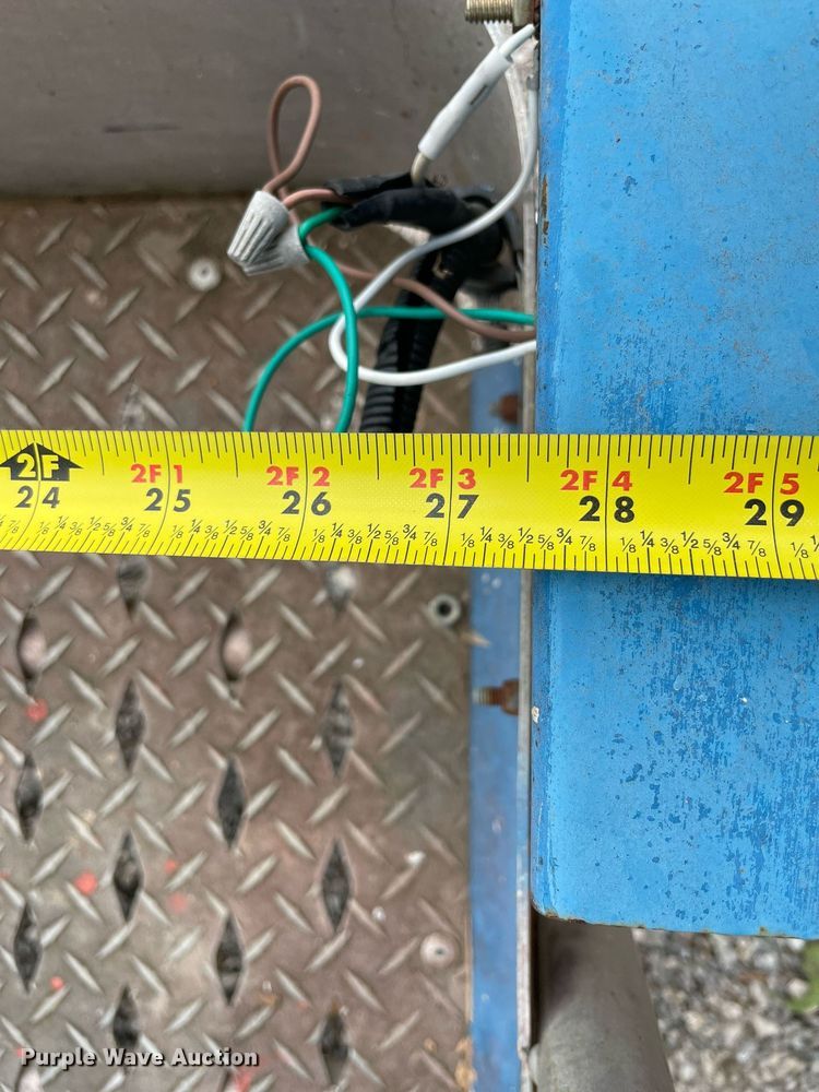 image for item DM0273 2002 Genie TMZ-34/19  boom lift