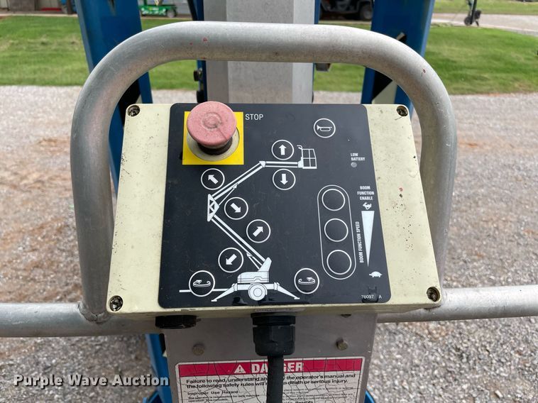 image for item DM0273 2002 Genie TMZ-34/19  boom lift