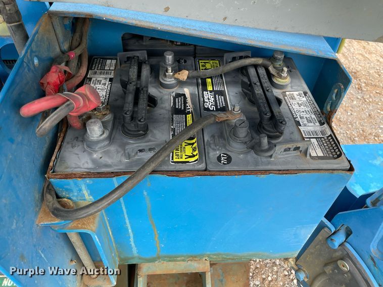 image for item DM0273 2002 Genie TMZ-34/19  boom lift