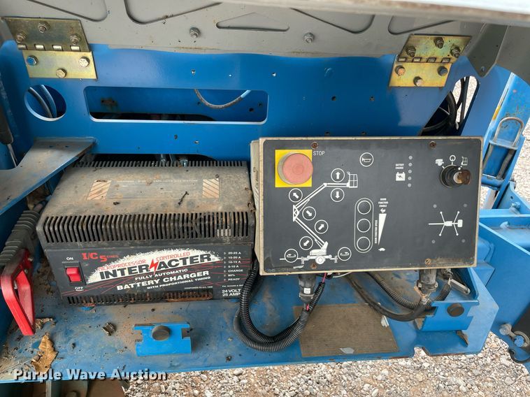 image for item DM0273 2002 Genie TMZ-34/19  boom lift