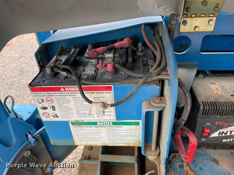 image for item DM0273 2002 Genie TMZ-34/19  boom lift