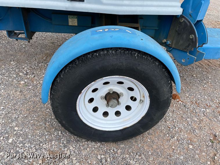 image for item DM0273 2002 Genie TMZ-34/19  boom lift