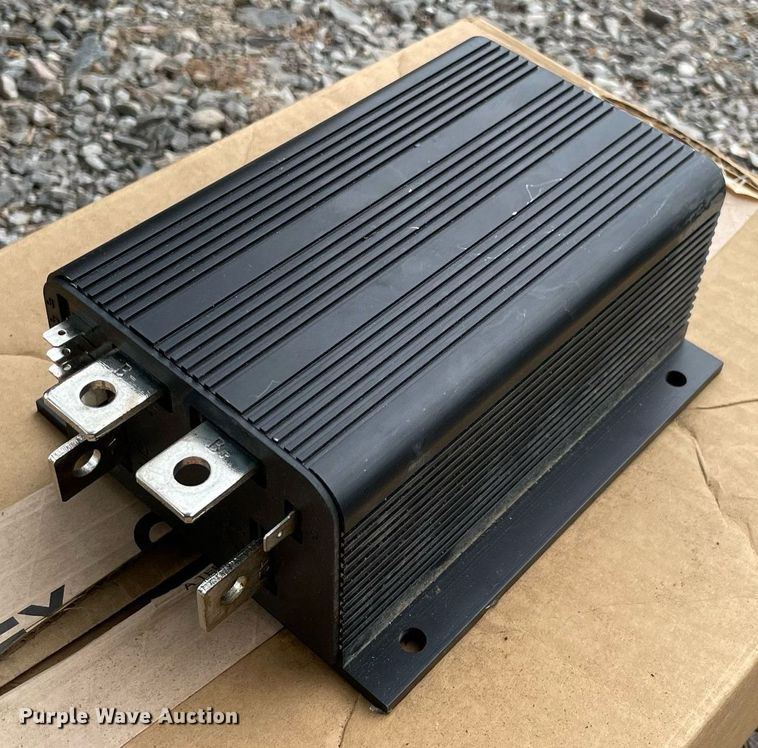 image for item DM0273 2002 Genie TMZ-34/19  boom lift